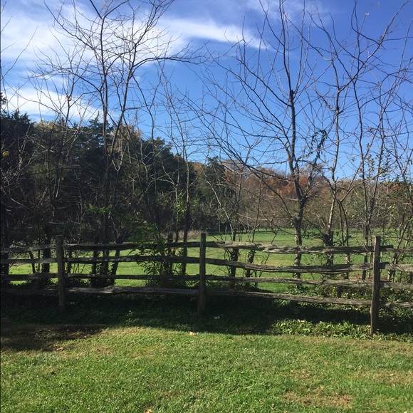 Meet your Posher, Jessica - Picture 1 of 1