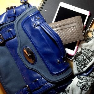 🎉HP🎉 Canvas/Faux Leather Blue Purse
