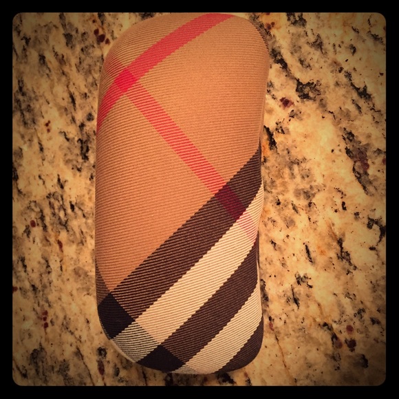 Burberry sunnies case