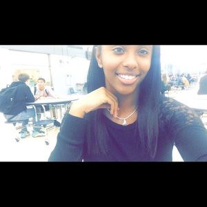 Meet your Posher, Amira