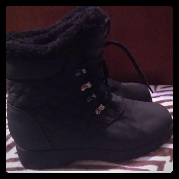 KHOMBU Winter Snow boots size 6 "Crystal"