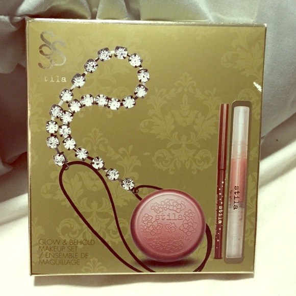 Glow and behold makeuo set by stila