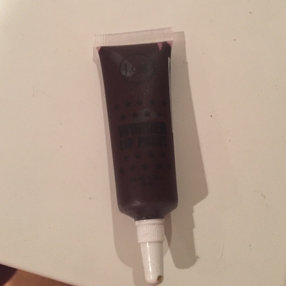 Wonder Lip Paint