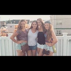 Meet your Posher, Julia