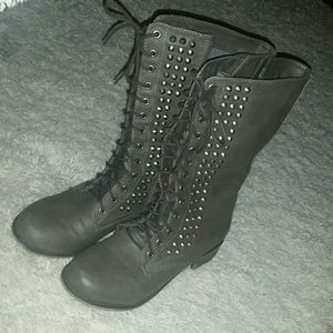 Combat boots