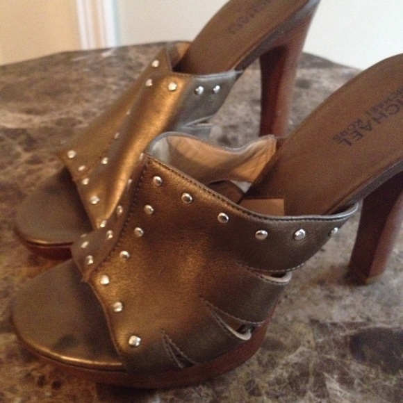 Michael Kors Gold Slides