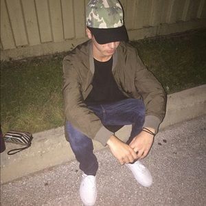 Meet your Posher, Robert