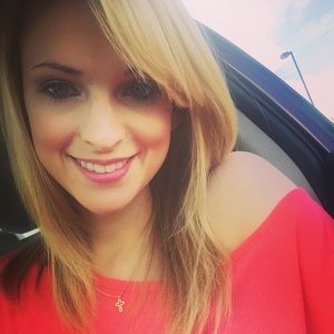 Meet your Posher, Holley