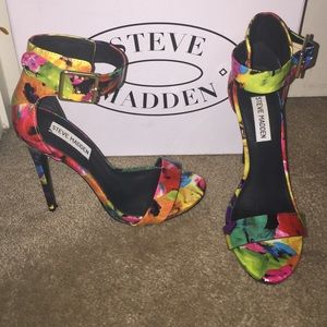 Steve Madden Flower Print Colorful Heel