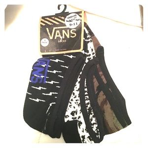 3 pair of vans socks