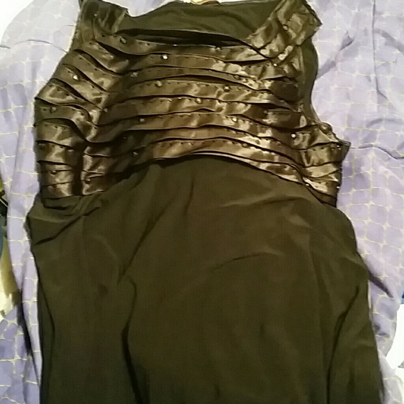 Dress - Picture 3 of 3