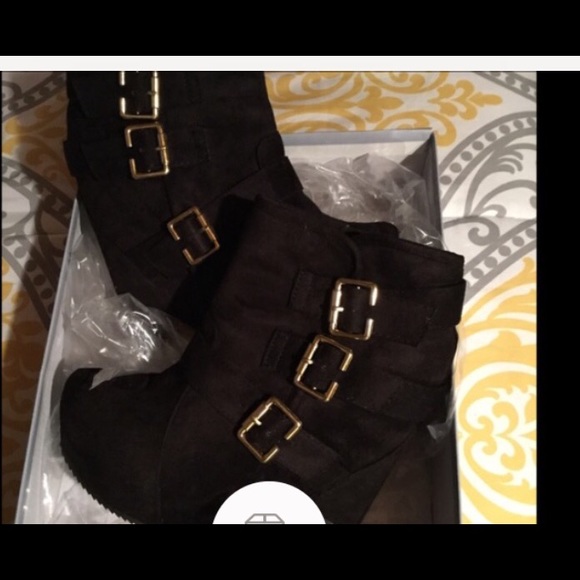 Black wedge booties gold buckles nice👍🏽