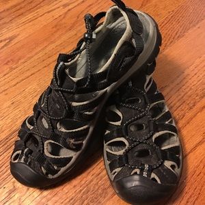 Sandals/water sandals