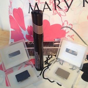 MaryKay Smokey Eyes