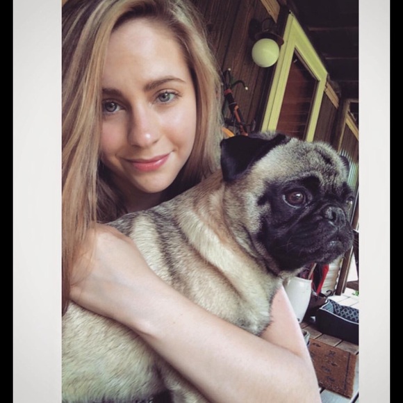 Hi fellow poshers 💕 - Picture 3 of 4