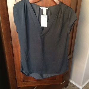 SALE!  Beautiful blouse.  NWT.  Size 2.  H&M