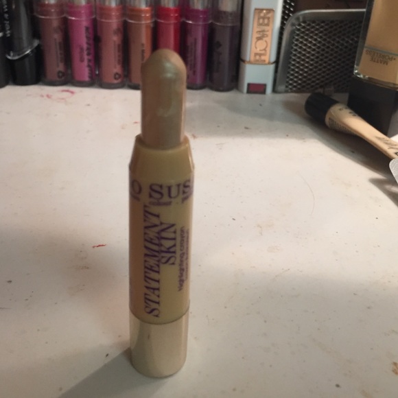 Statement skin cream highlighter