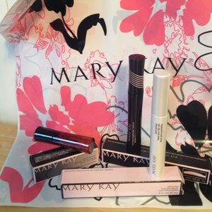 💗💗. Mary Kay Eyes and Lips.  Feel the Love💗💗