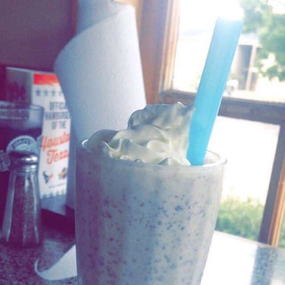 Meet Me, Jala - Picture 2 of 4