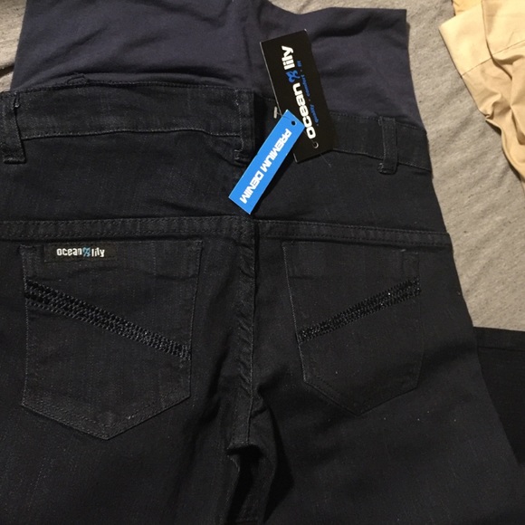 New maternity jeans - Picture 2 of 3