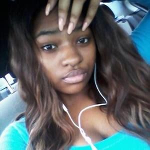 Meet your Posher, Gloria