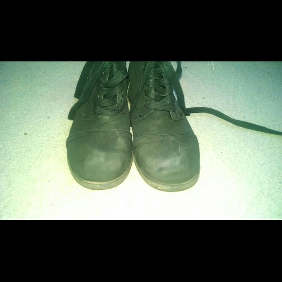 Black booties! - Picture 4 of 4