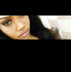 Meet your Posher, Kenisha