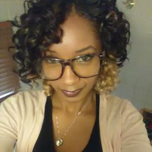 Meet your Posher, Aja