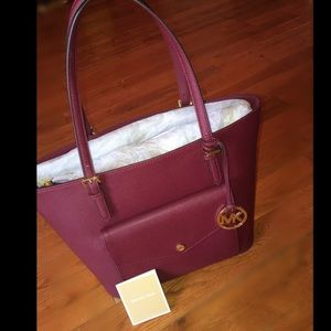 Michael Kors Large Jet Set Pocket Tote