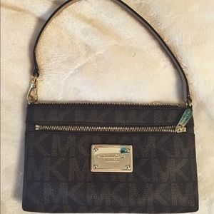 Michael Khors large smartphone Wristlet