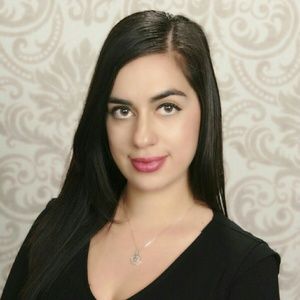 Meet your Posher, Dalila