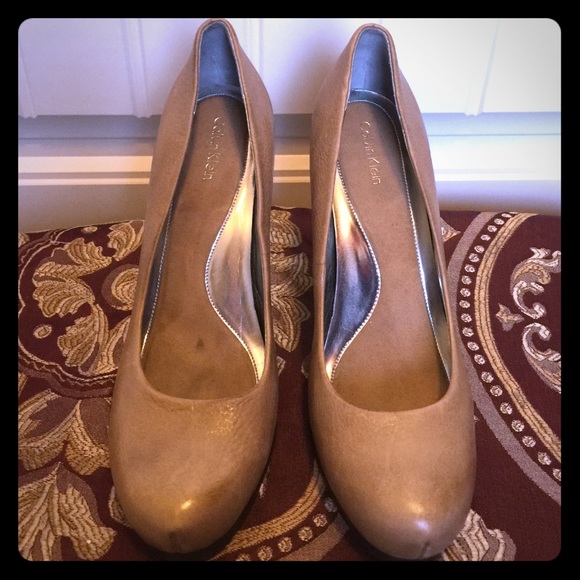 Nice Tan leather heels