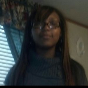 Meet your Posher, Nia