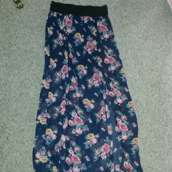 Floral maxi skirt - Picture 1 of 3