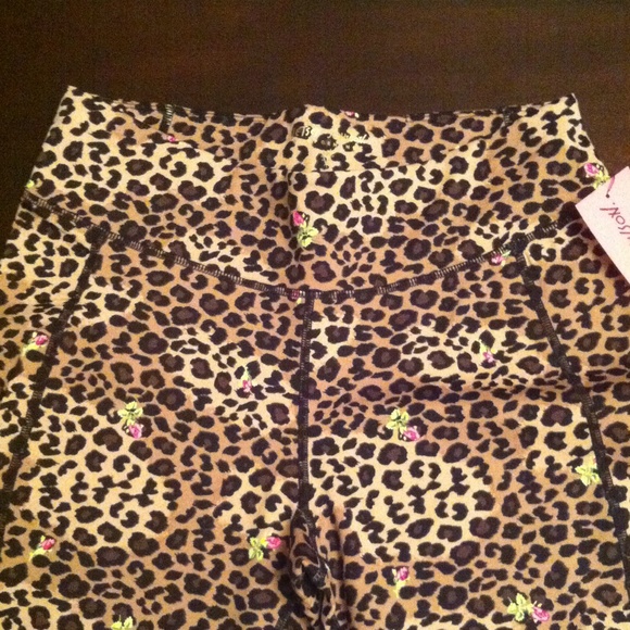 Betsey Johnson Performance Capris - Picture 2 of 4