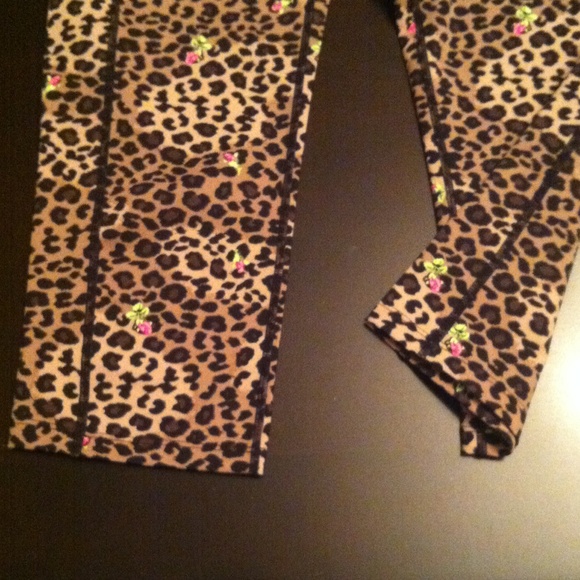 Betsey Johnson Performance Capris - Picture 3 of 4