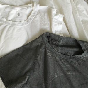 Pair of lululemon let be tees perfect condition