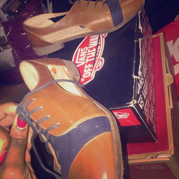 Oxfords with open sides