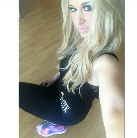 Nike - Picture 2 of 2