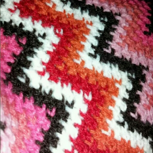 Echo Soft Fringed Scarf - Picture 4 of 4