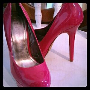 Bright pink platform pumps! Size 7