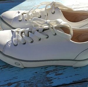 UGG Australia white leather sneakers 9.5