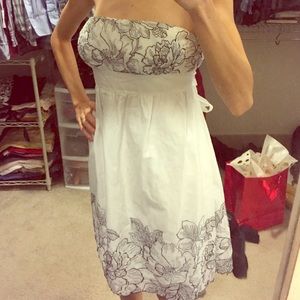 Forever 21 Strapless White Dress w/Floral Detail
