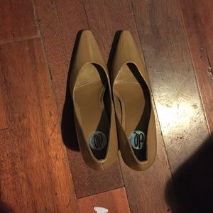 Donna Lawrence heels