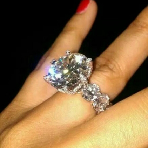 Meet your Posher, Lashay - Picture 1 of 1