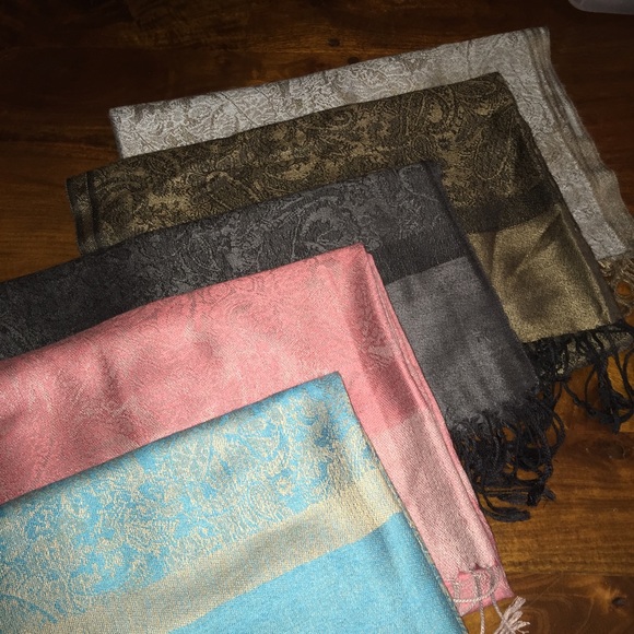 Scarf Hoarding issues..... Please help!!!