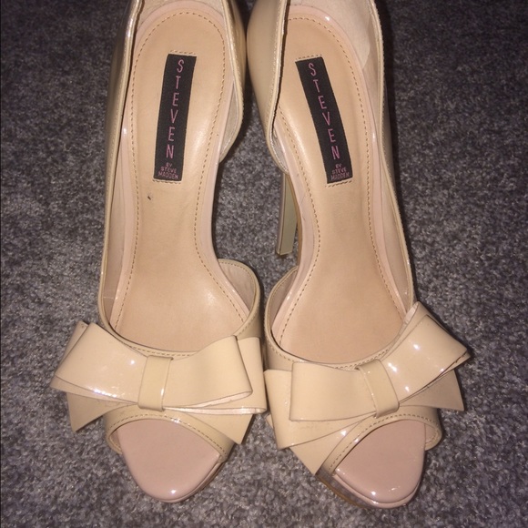 Steven by Steve Madden nude heels