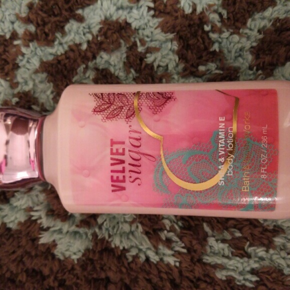 Velvet sugar body lotion