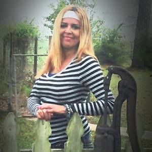 Meet your Posher, Debbie