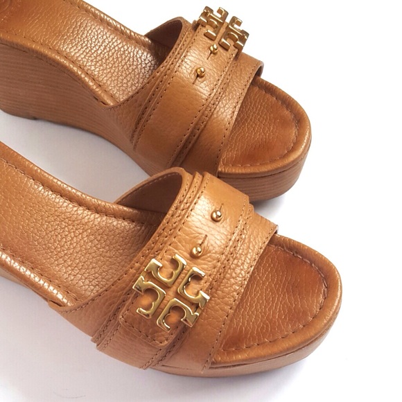 [SOLD] Tory Burch Tan Leather Wood Wedge - Picture 2 of 4